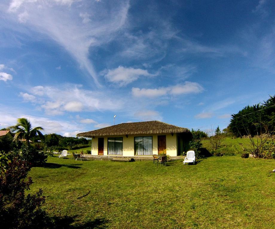 Cabanas Honu Nui Hanga Roa Exterior foto